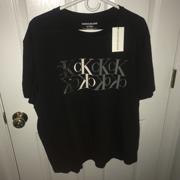 Calvin Klein T-Shirt - Picture 1 of 3